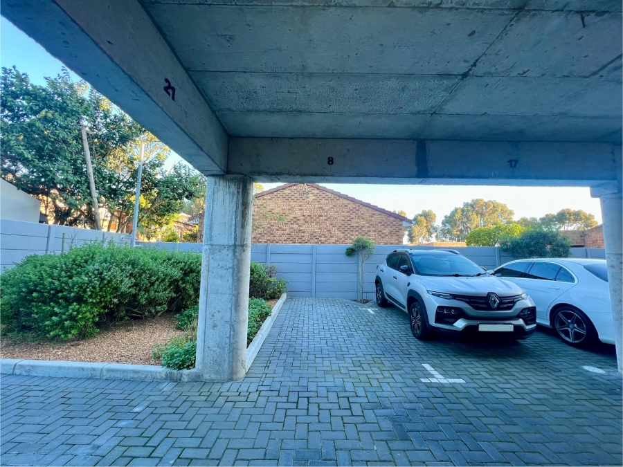 1 Bedroom Property for Sale in Table View Western Cape